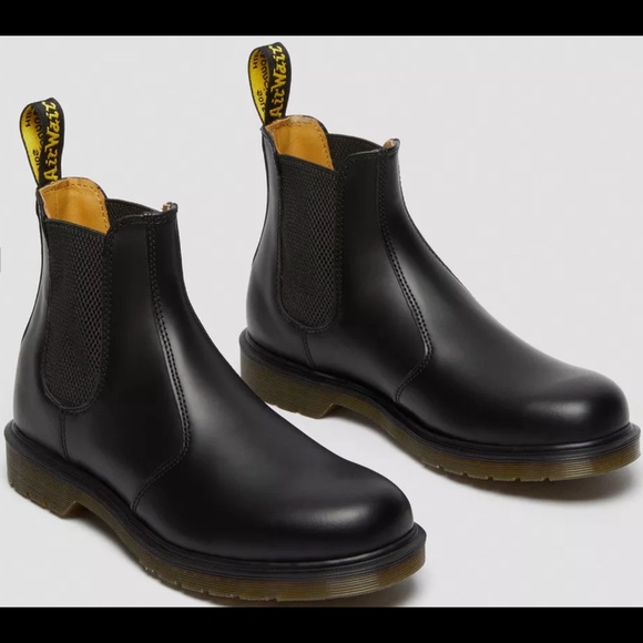Dr. Martens Smooth Black Leather 2976 Chelsea Boot, Men’s 6 Women’s 7 see descri - Picture 1 of 8